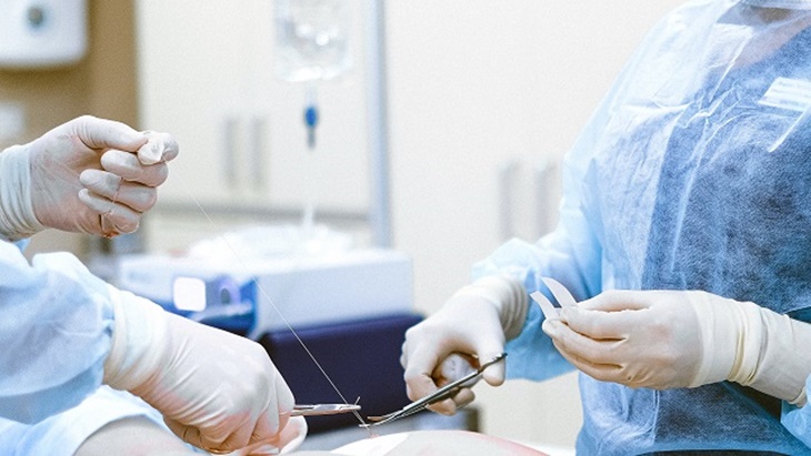 Selama 11 Tahun Jarum Operasi Tertinggal di dalam Tubuh Seorang Perempuan