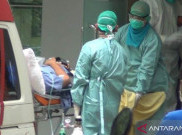 DPR Sesalkan Ada Tenaga Medis Gunakan Jas Hujan sebagai ADP