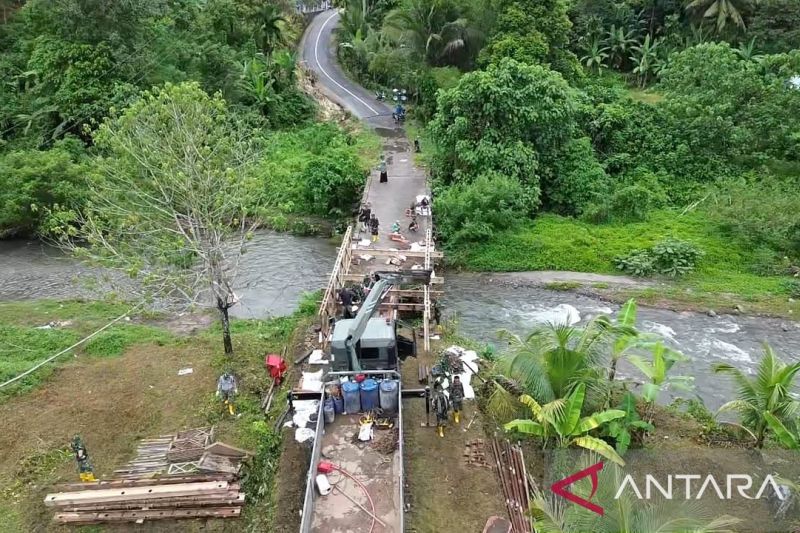 Begini Kerja Cepat TNI Bangun Puluhan Jembatan Wilayah Terdampak Bencana di Sumatra
