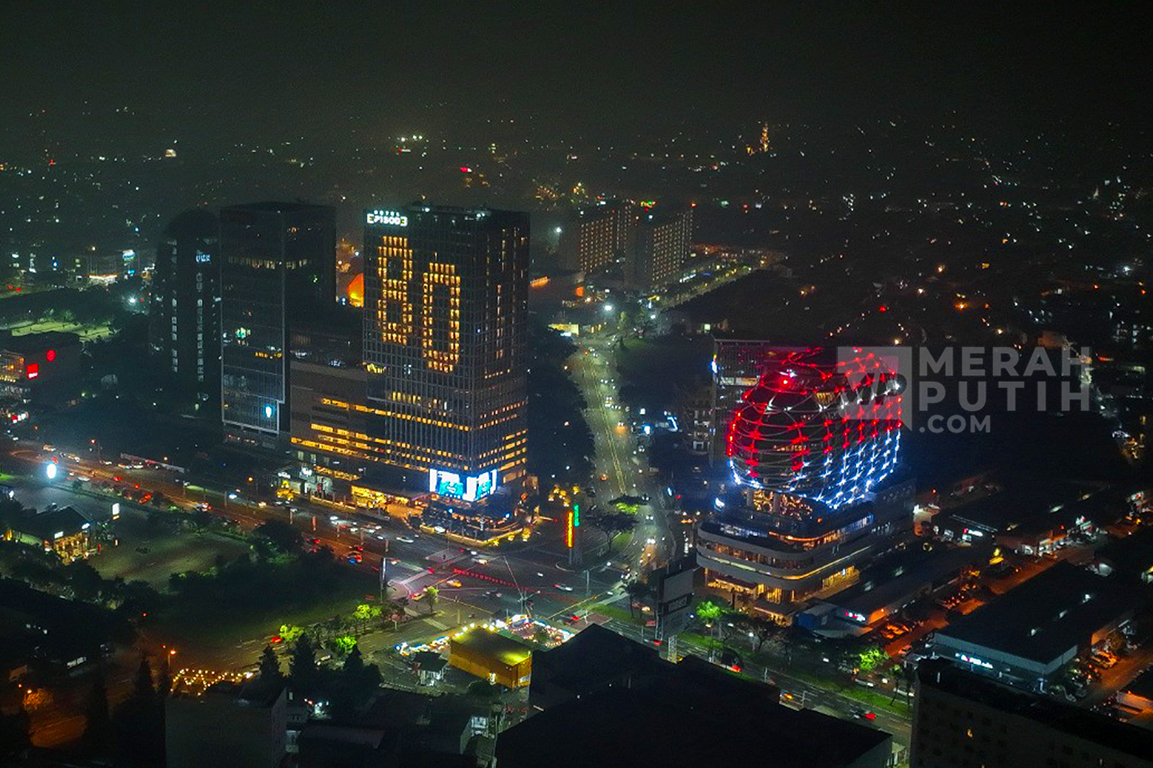 Gemerlap Konfigurasi Lampu HUT RI 80 di Carstensz Residence & Mall Rayakan Kemerdekaan RI