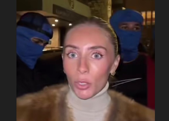 Lecehkan Bendera Indonesia, Pemeran Film Dewasa Tia Emma Dilaporkan KBRI London