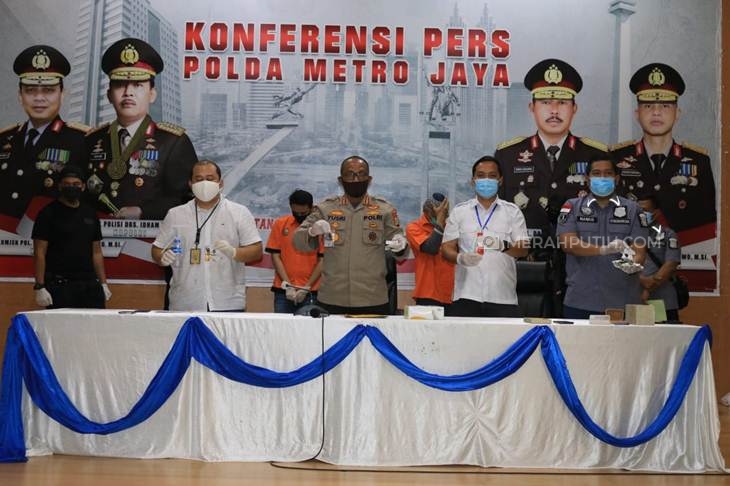 Konferensi pers terkait penangkapan Tio Pakusadewo atas kasus penyalahgunaan narkoba. (Foto: MP/Kanugrahan)