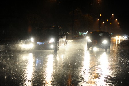 Sebagian Besar Wilayah Jakarta Hari Ini Berpotensi Hujan dan Angin Kencang