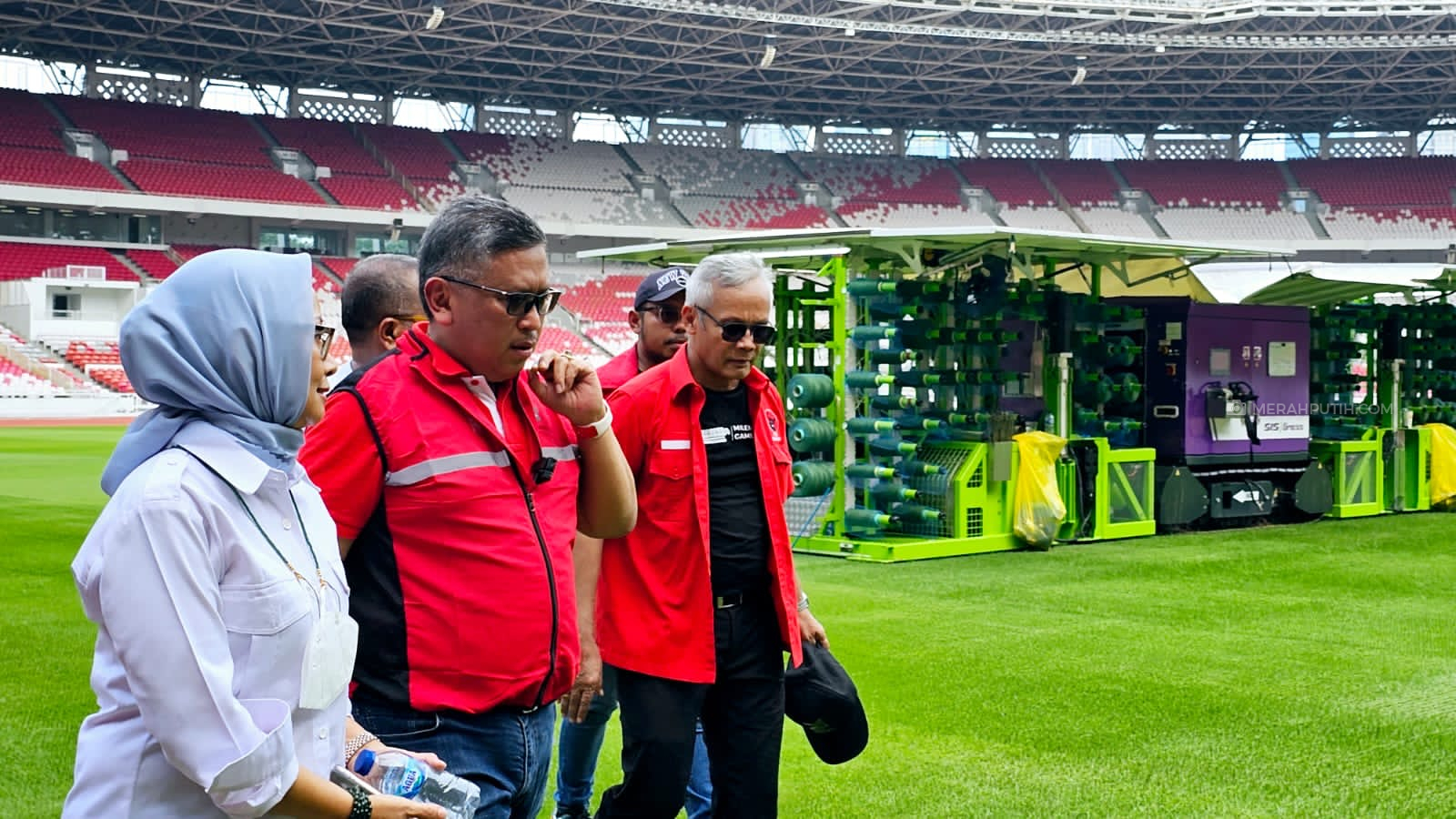 Kata Sekjen PDIP soal NasDem tak Diundang Jokowi ke Istana