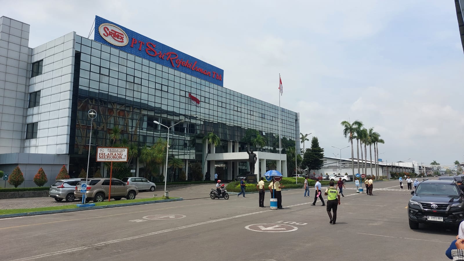 Sritex Bakal Tutup Permanen, Ribuan Karyawan Terima Surat PHK