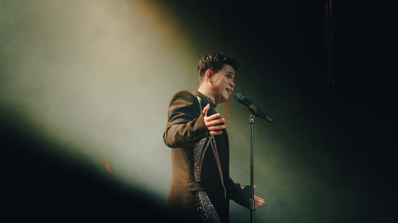 Cakra Khan Tuntaskan Divine Concert dengan Penuh Haru di Singapura dan Kuala Lumpur