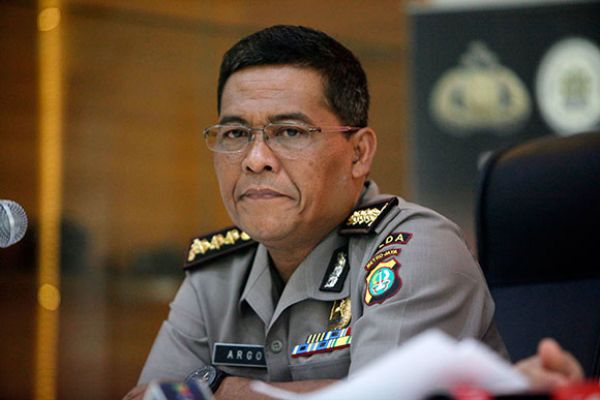Polisi Bela Denny Siregar Terkait 'Ambulans Pemprov DKI Bawa Batu'