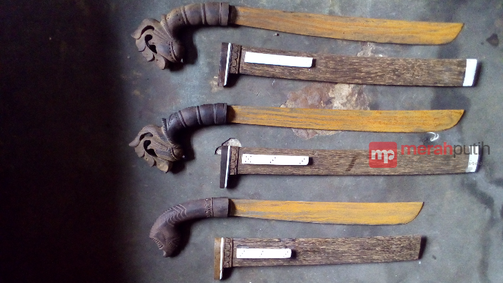 Polisi Tangkap Penyiar Radio Gara-gara Golok