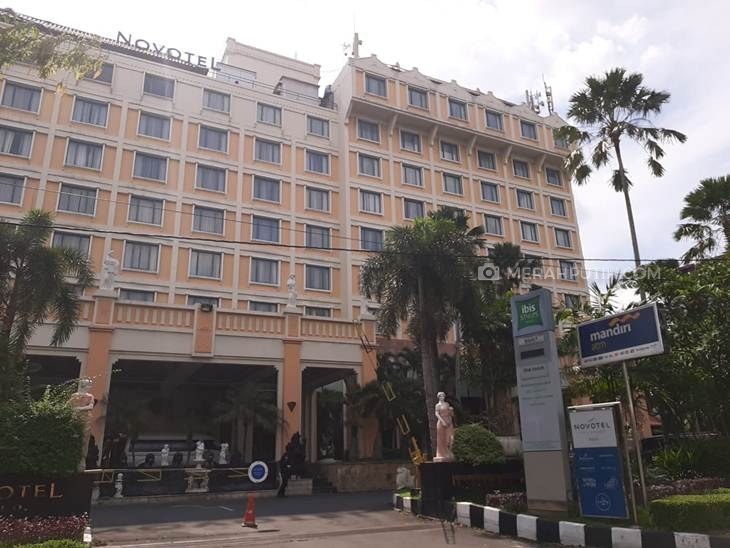 Kondisi hotel di Solo di tengah Pandemi Covid-19 sepi pengunjung, Sabtu (19/4). (MP/Ismail)