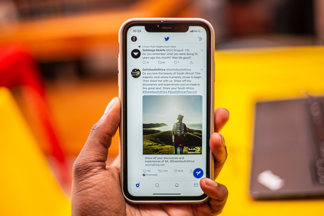 Elon Musk punya rencana besar untuk Twitter. (Foto: Unsplash/Daddy Mohlala)
