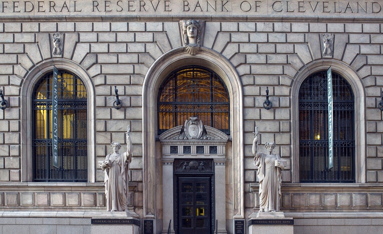 The Fed menurunkan suku bunga. (Foto: Jurist.org)