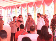 Vaksinasi COVID-19 per Hari Tembus 1,2 Juta, Target Jokowi Terlampaui