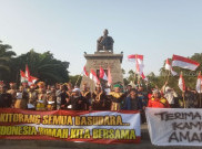  Belasan Warga Papua Deklarasi Cinta NKRI di Plaza Manahan Solo 