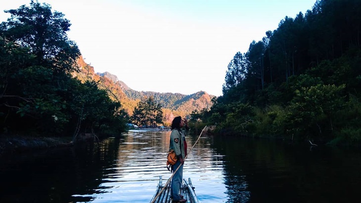 Bersampan-sampan di Kapalo Banda. (Instagram/@alfathharnas)