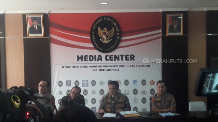 Jumpa pers pemutaran video tersangka HK mengaku diperintah Kivlan Zen membunuh tokoh nasional di Kemenko Polhukam. (MP/Kanugrahan)
