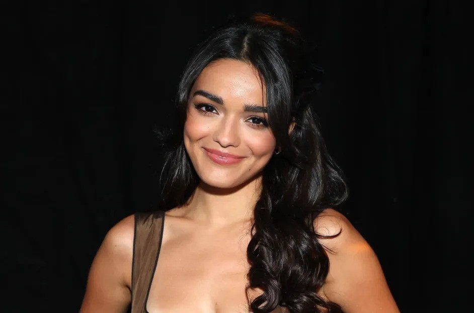 Rachel Zegler Adu Akting dengan Gal Gadot di Trailer 'Snow White'