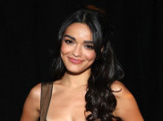 Rachel Zegler Adu Akting dengan Gal Gadot di Trailer 'Snow White'