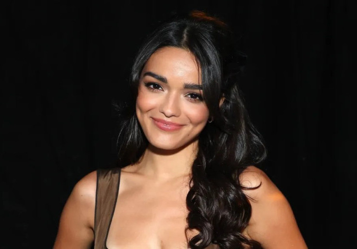 Rachel Zegler Adu Akting dengan Gal Gadot di Trailer 'Snow White'