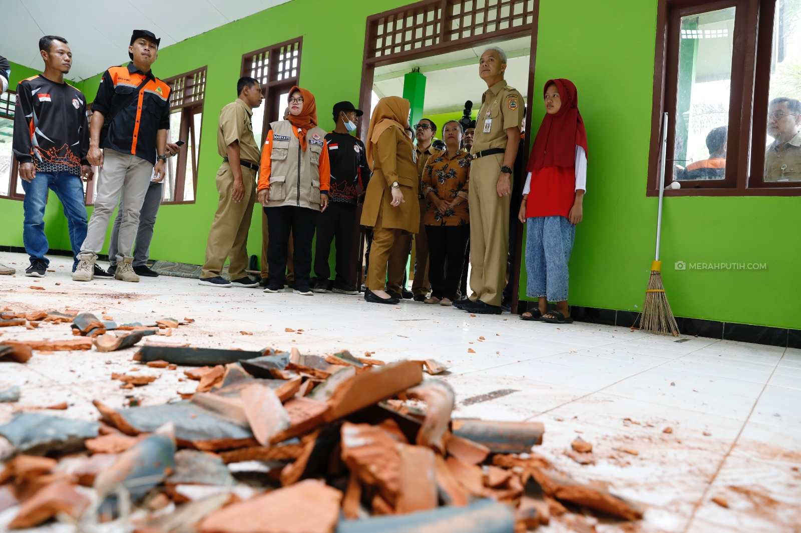 Ganjar Prioritaskan Perbaikan Sekolah di Wonogiri Pasca Gempa