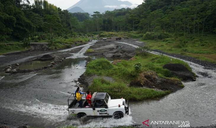Jokowi Diminta Utamakan Keselamatan Masyarakat Ketimbang Ngotot Tarik Investasi