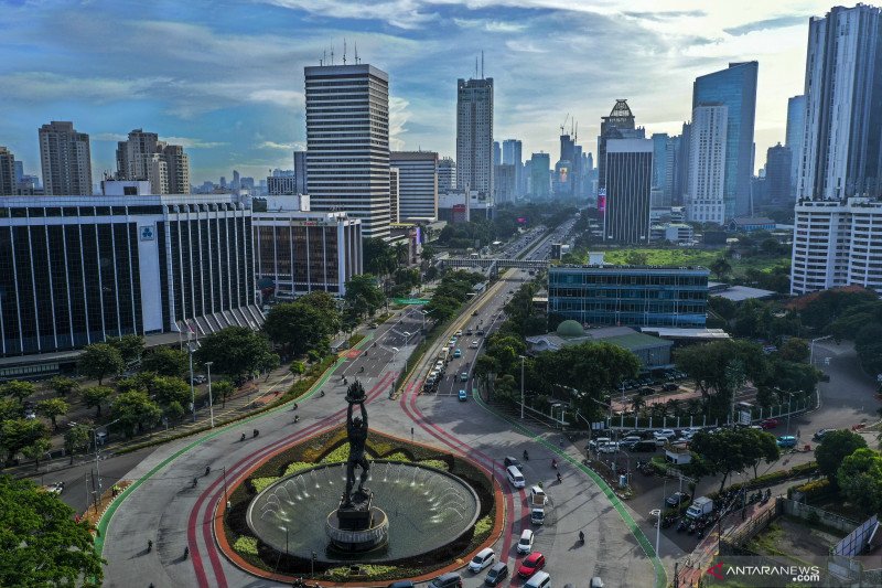 Langit Biru Jakarta Bukan Hanya karena WFH