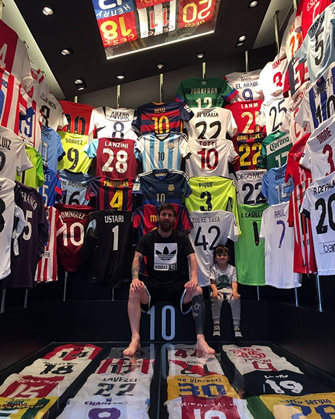 Koleksi jersey pemain bintang milik Lionel Messi. (foto Instagram/leomessi)