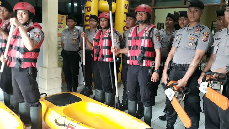 Polres Cirebon Siagakan Satu Peleton Antisipasi Banjir