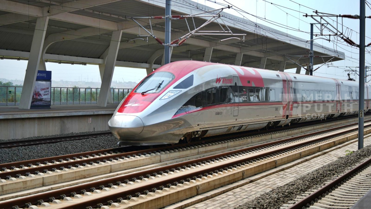 Membludaknya Penumpang Kereta Cepat Jakarta-Bandung hingga Malam Pergantian Tahun