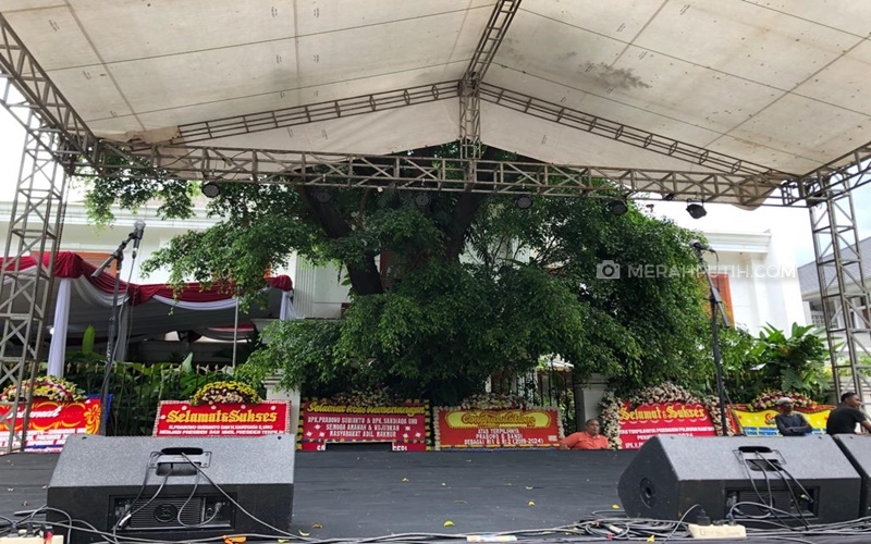  Sederet Karangan Bunga Ucapan Selamat Atas Kemenangan Pilpres Penuhi Rumah Prabowo