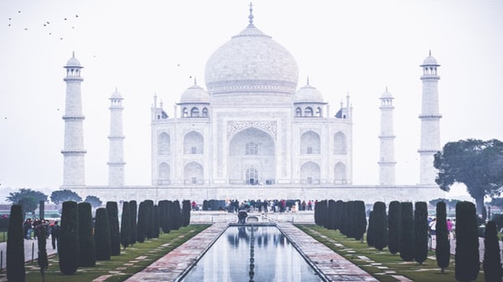 India Tunda Pembukaan Taj Mahal