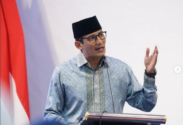 Bikin Nasi Goreng Sendiri, Sandiaga Dibilang Ganteng