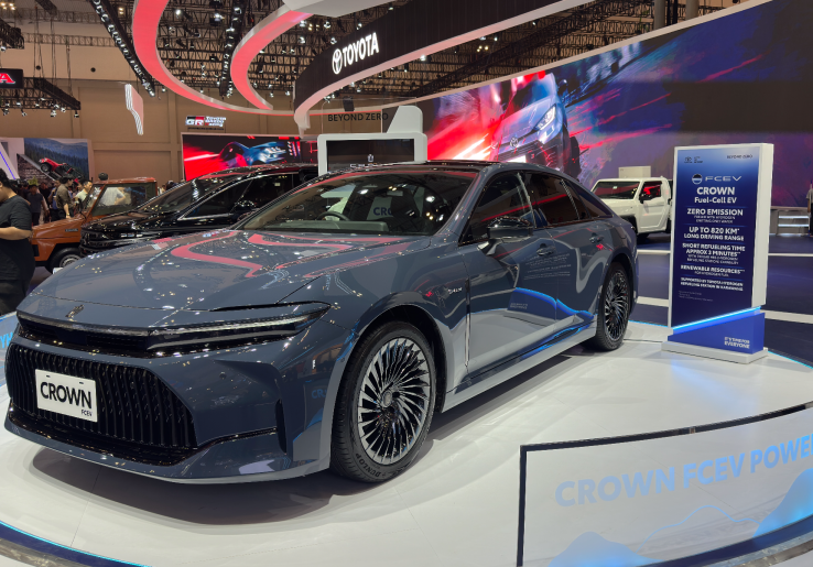 Toyota Crown FCEV Hadir di GIIAS 2025, Mobil Ramah Lingkungan Paling Ditunggu di Indonesia