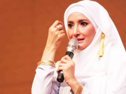 Didampingi Pria Besar, Inneke Koesherawati Cepat-cepat Keluar Gedung KPK