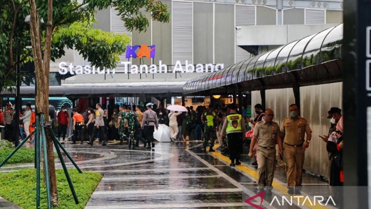 Pemerintah Bakal Tambah Jalur Kereta Stasiun Tanah Abang