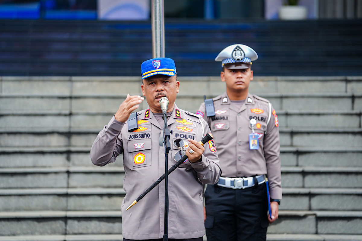 Kakorlantas Polri Bekukan Sementara Penggunaan Strobo dan Sirine Mobil Patwal