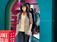  Musim Penghujan Tetap Tampil Chic Lewat Modern Layering