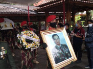 Wismoyo Arismunandar Dikebumikan di Pemakaman Keluarga Soeharto Astana Giribangun