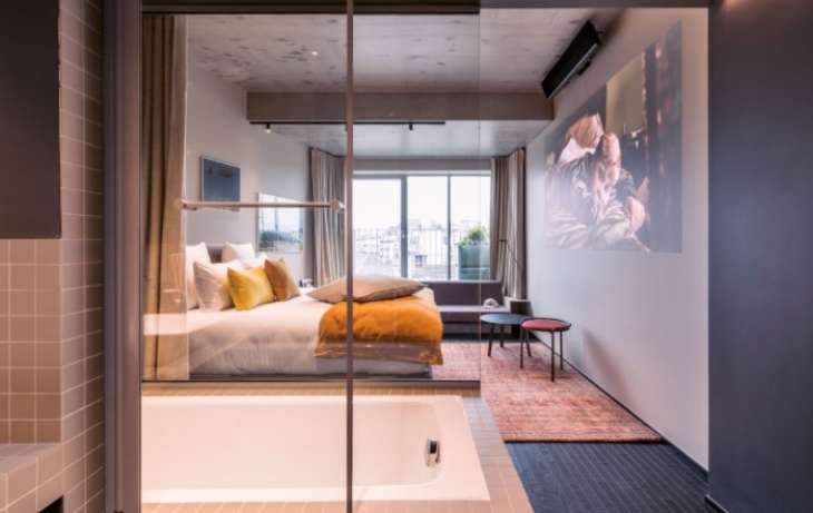 Hotel Bioskop Pertama Buka di Paris, Setiap Ruangan Ada Layarnya
