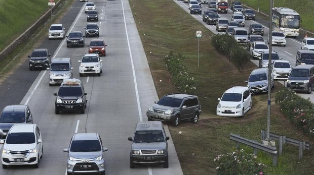 75 CCTV 'Pantau' Pemudik yang Melintas Tol Batang-Semarang