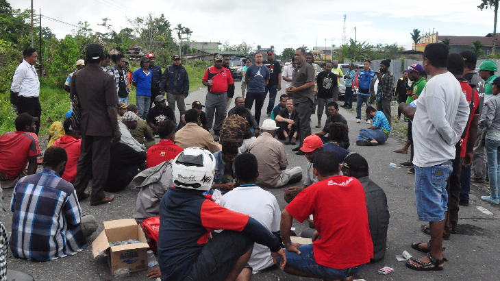 Kecam Kehadiran Seorang Pastor Dalam Demo Guru, Seorang PNS Ditahan