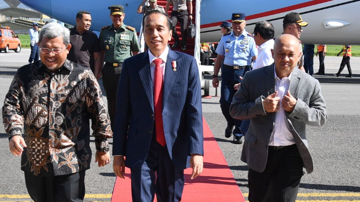 Saat Gaya Busana Presiden Jokowi Bikin Paspampres “Saltum” 