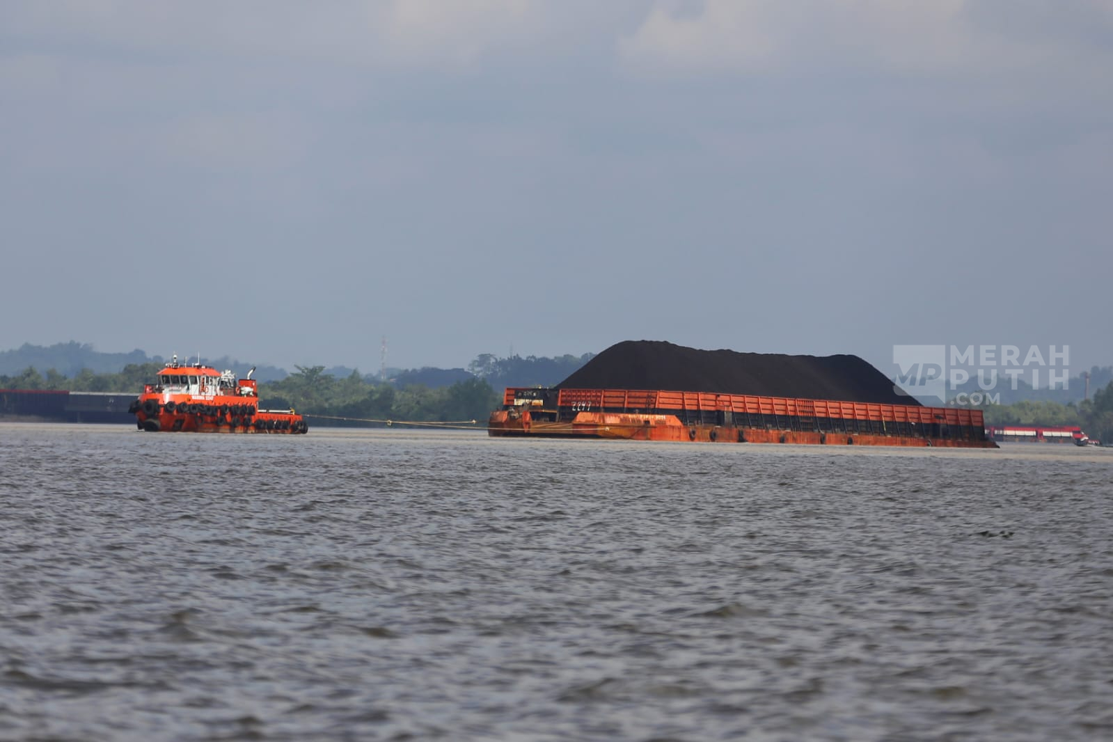 Sungai Mahakam, Jalur Air Vital Pengangkutan Batu Bara di Kalimantan Timur