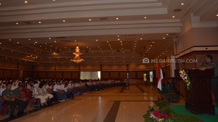 Atasi 'Hoax' dan Narkoba, Pangdam Bekali Wawasan Nusantara Ribuan Siswa