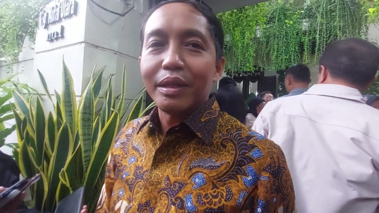 Raja Juli: Jokowi Sedang Berpikir Keras Kalkulasi Maju Ketum PSI