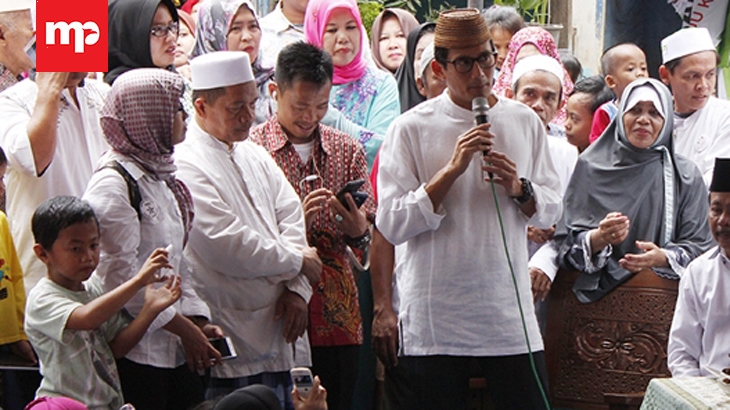 Sandiaga Uno bersama warga DKI Jakarta