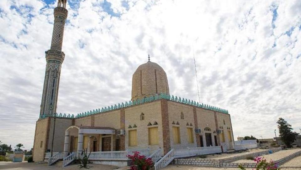 Pria Non-Muslim Ini Mulia Banget, Bangun Masjid dan Sediakan Buka Puasa Sebulan Penuh
