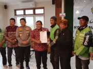 Ratusan Pengemudi Ojol Ngadu ke DPRD Solo, Keluhkan Tingginya Potongan Aplikator