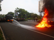 Polisi Bubarkan Aksi Massa Demo 28 Agustus 2025 di Kawasan Senayan Jakarta