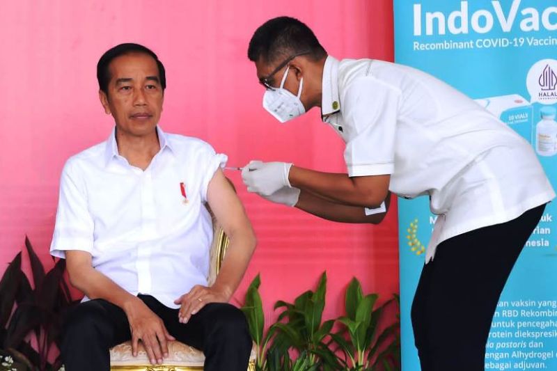 Presiden Jokowi Disuntik Booster Kedua Pakai Vaksin Indovac