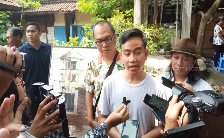 Sinyal DPP PDIP Rekomendasi Jatuh ke Anak Muda, Gibran: Tunggu Pengumuman Resmi